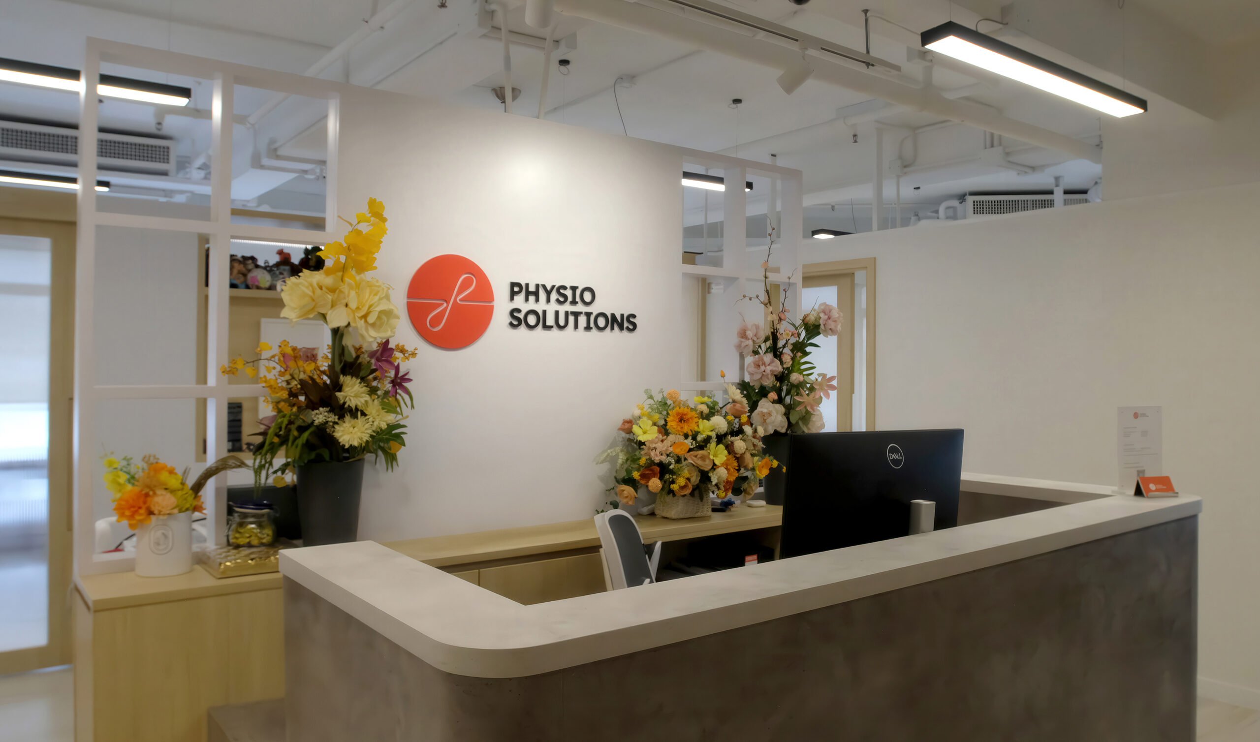 Physio Solutions brand identity — Healthcare design by var.studio (1)