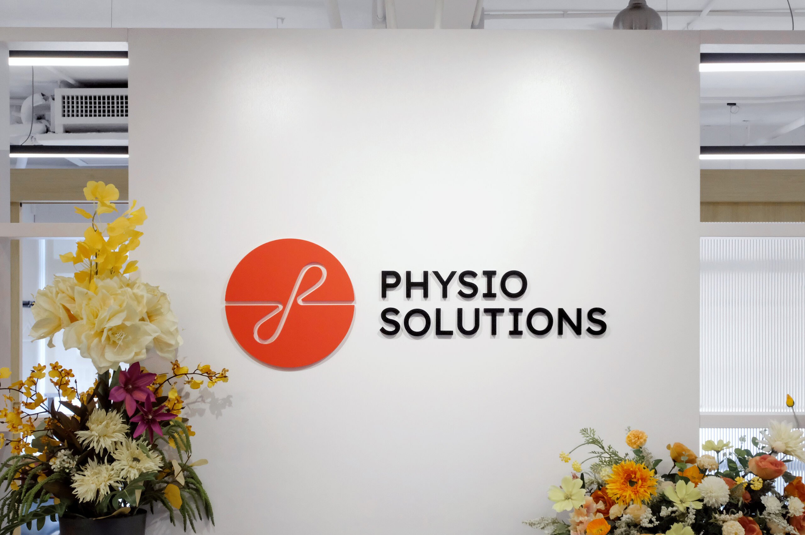Physio Solutions brand identity — Healthcare design by var.studio (13)