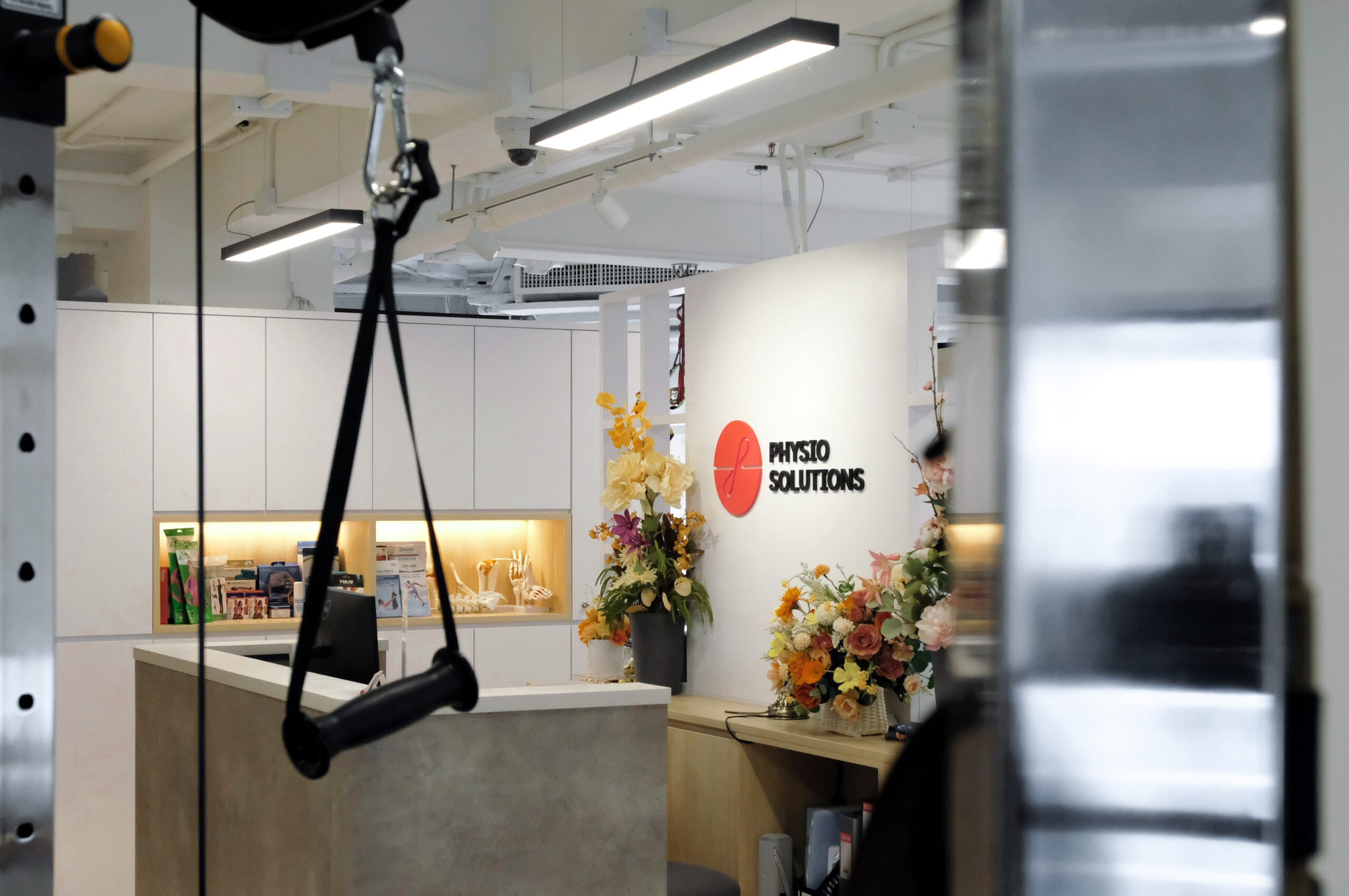 Physio Solutions brand identity — Healthcare design by var.studio (9)