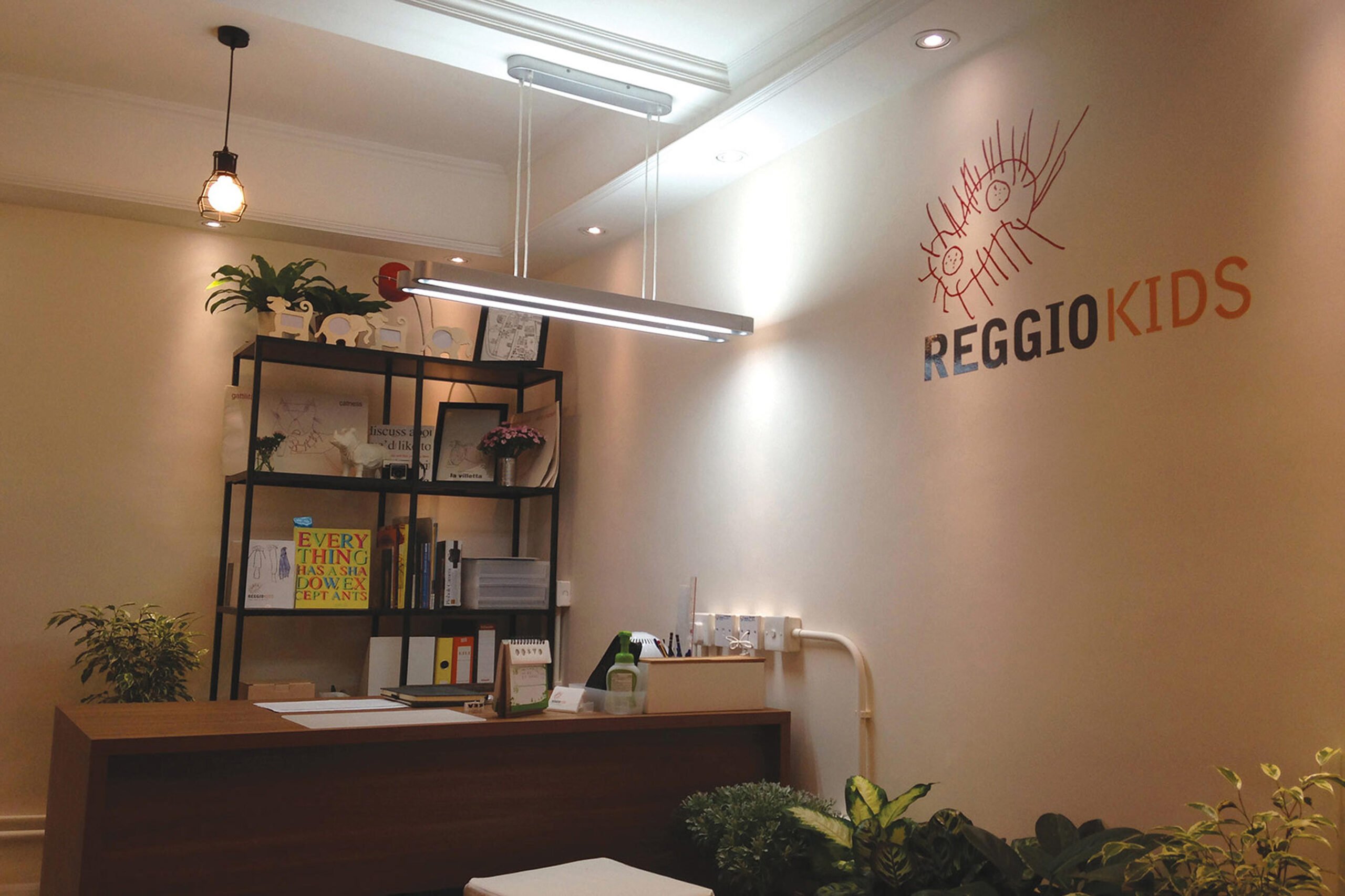 Reggio Kids brand identity — Education design by var.studio (1)
