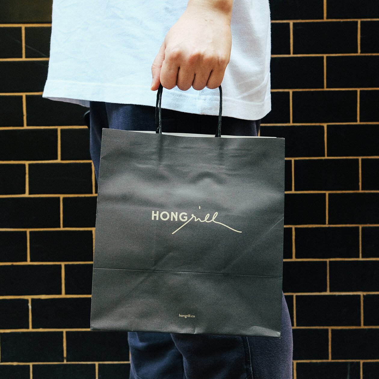 HONGrill brand identity — Restaurant design by var.studio (15)