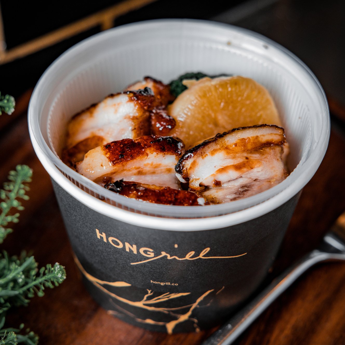HONGrill brand identity — Restaurant design by var.studio (10)