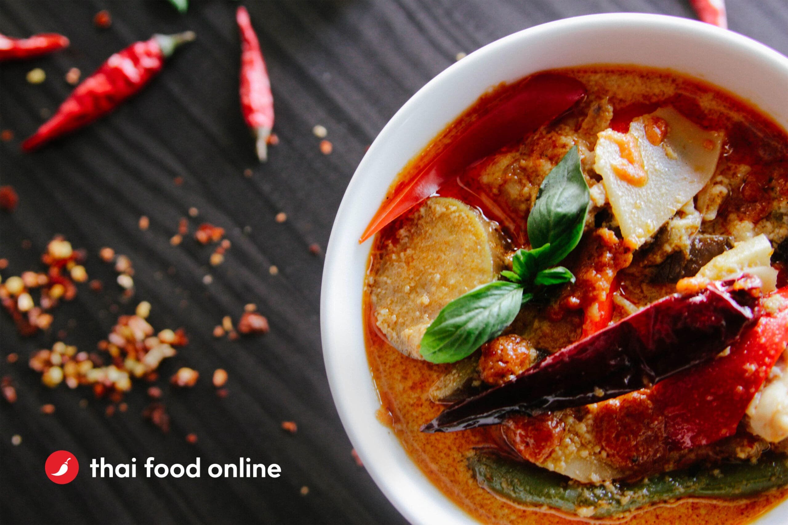 Thai Food Online brand identity — Food Retail design by var.studio (1)